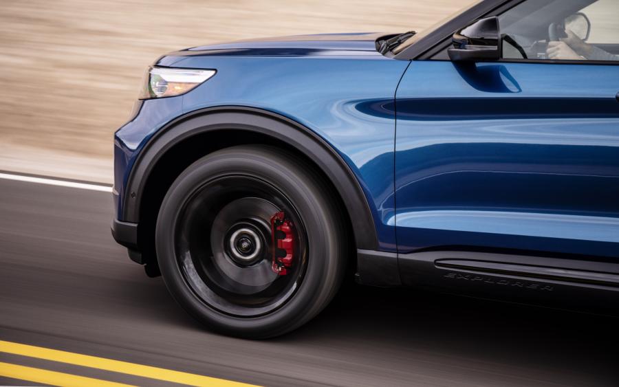 Детали экстерьера Ford Explorer ST 2019 года  (фото 15 из 21)